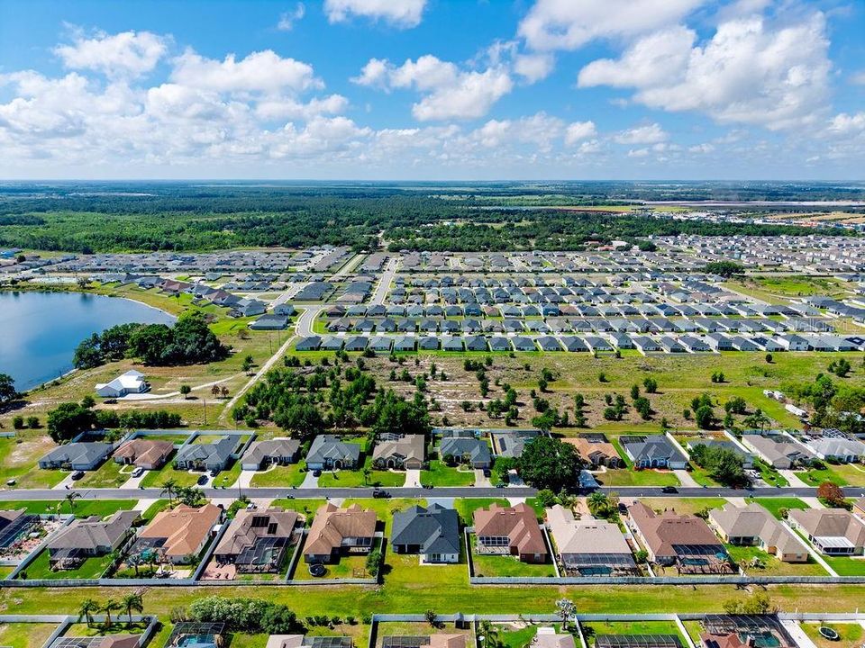 En Venta: $419,000 (4 camas, 2 baños, 2639 Pies cuadrados)