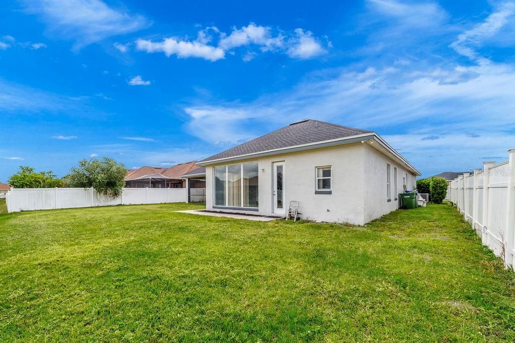 En Venta: $419,000 (4 camas, 2 baños, 2639 Pies cuadrados)