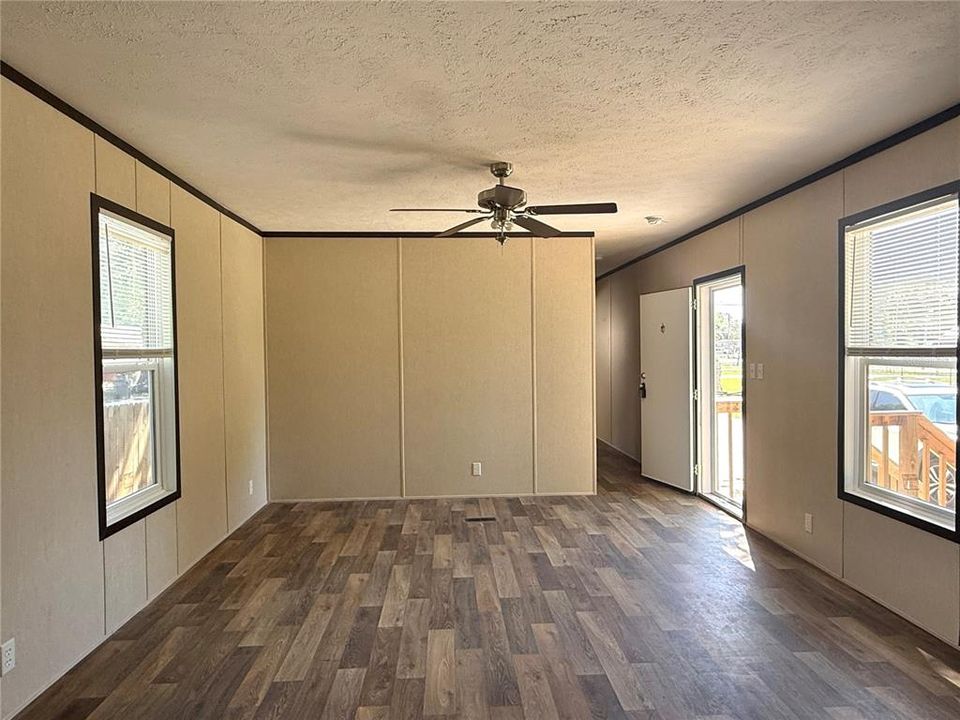 В аренду: $1,450 (3 спален, 2 ванн, 995 Квадратных фут)