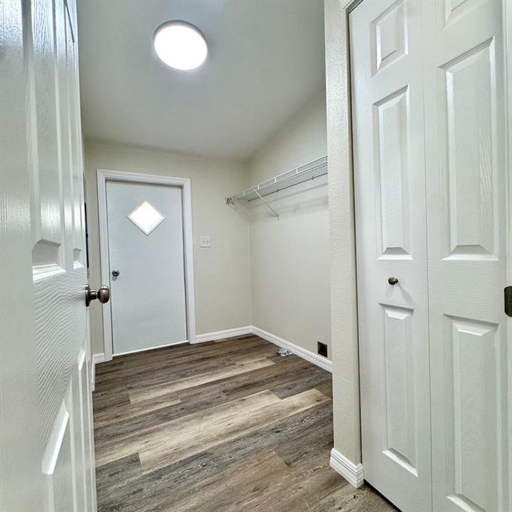 На продажу: $289,950 (5 спален, 2 ванн, 2052 Квадратных фут)