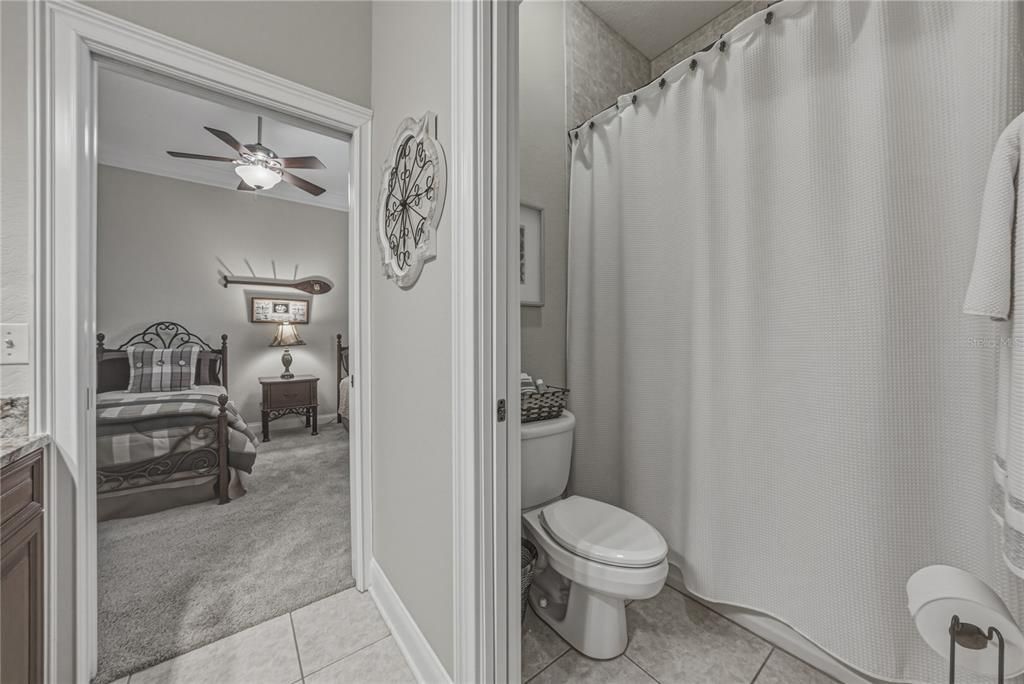 For Sale: $799,900 (3 beds, 3 baths, 2695 Square Feet)