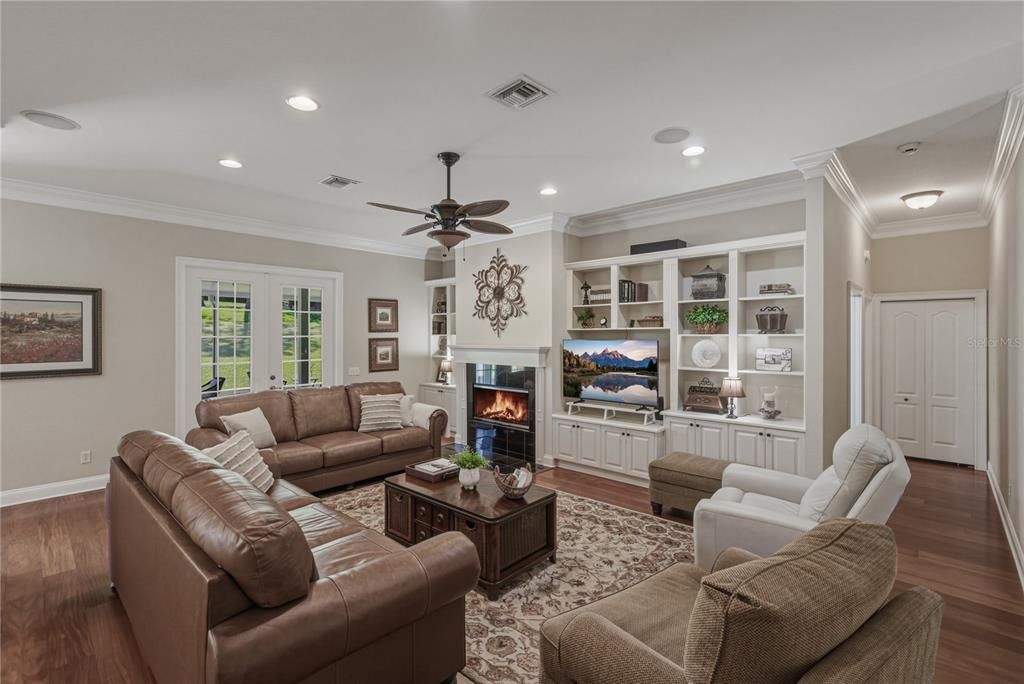 For Sale: $799,900 (3 beds, 3 baths, 2695 Square Feet)