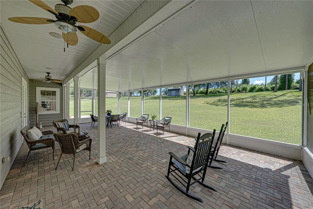 For Sale: $799,900 (3 beds, 3 baths, 2695 Square Feet)