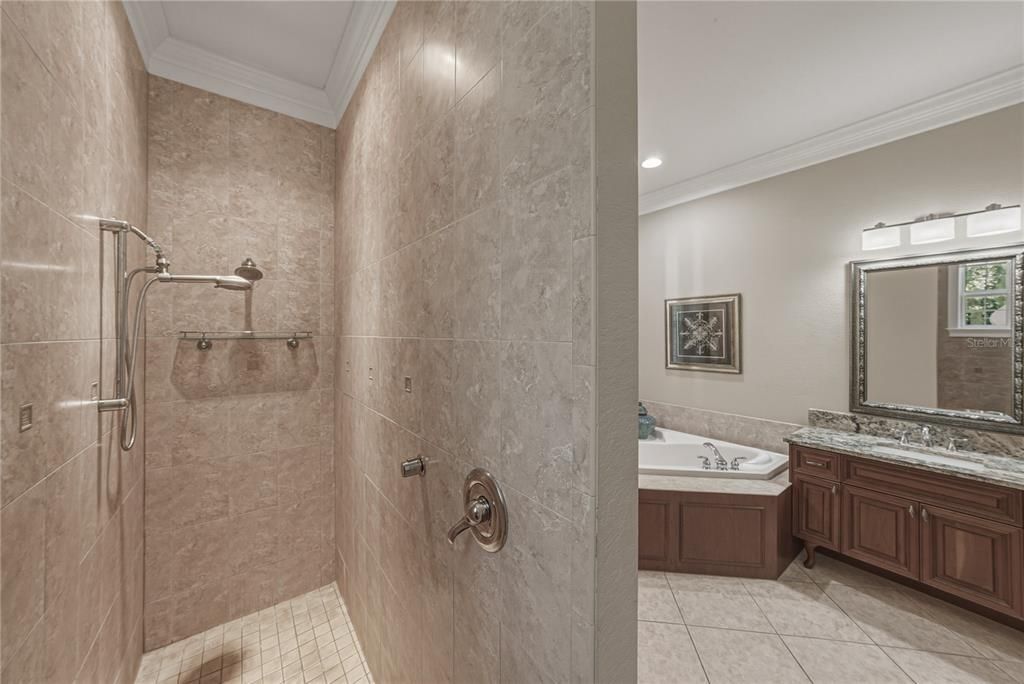 For Sale: $799,900 (3 beds, 3 baths, 2695 Square Feet)
