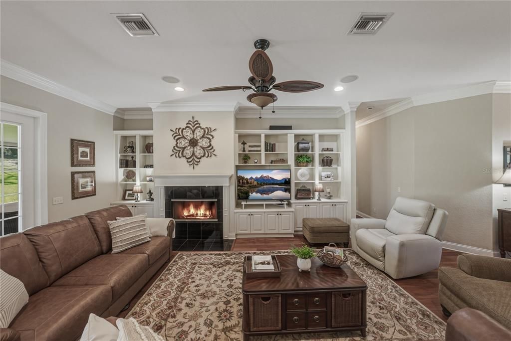 For Sale: $799,900 (3 beds, 3 baths, 2695 Square Feet)