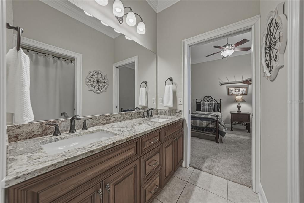 For Sale: $799,900 (3 beds, 3 baths, 2695 Square Feet)