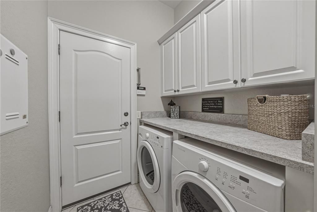 For Sale: $799,900 (3 beds, 3 baths, 2695 Square Feet)