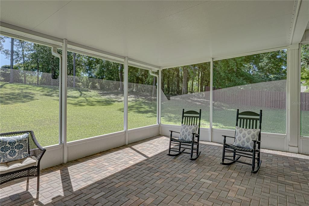 For Sale: $799,900 (3 beds, 3 baths, 2695 Square Feet)