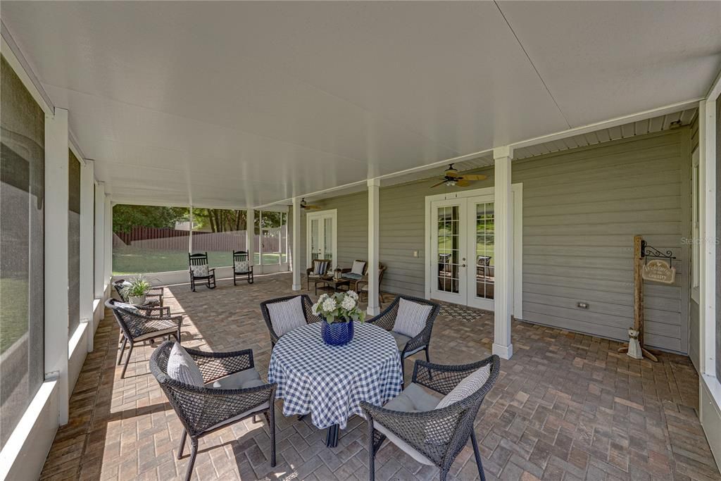 For Sale: $799,900 (3 beds, 3 baths, 2695 Square Feet)