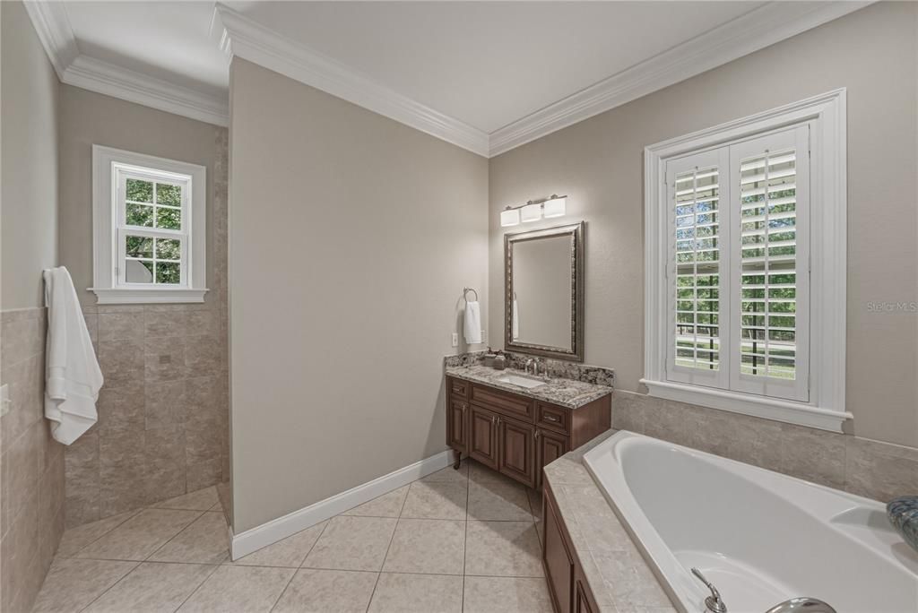 For Sale: $799,900 (3 beds, 3 baths, 2695 Square Feet)