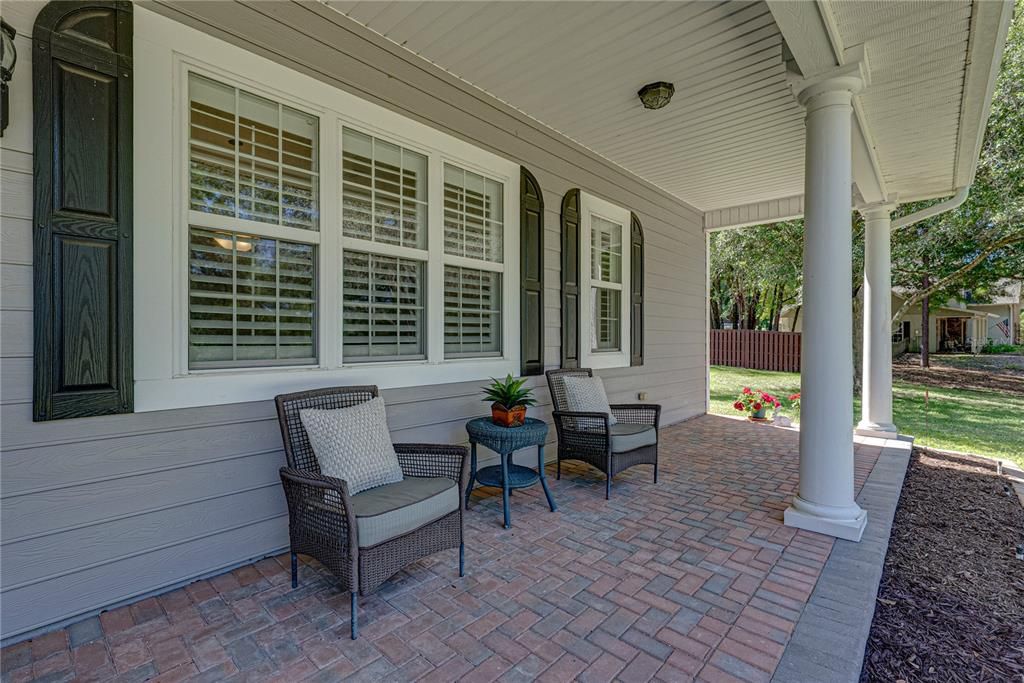 For Sale: $799,900 (3 beds, 3 baths, 2695 Square Feet)