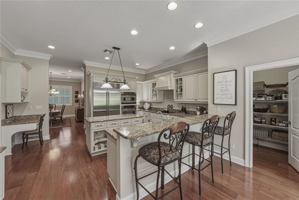 For Sale: $799,900 (3 beds, 3 baths, 2695 Square Feet)