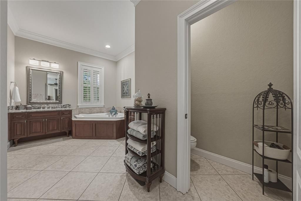 For Sale: $799,900 (3 beds, 3 baths, 2695 Square Feet)