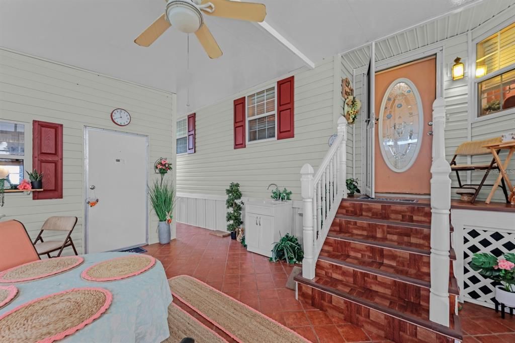 Activo con contrato: $229,000 (2 camas, 2 baños, 1566 Pies cuadrados)