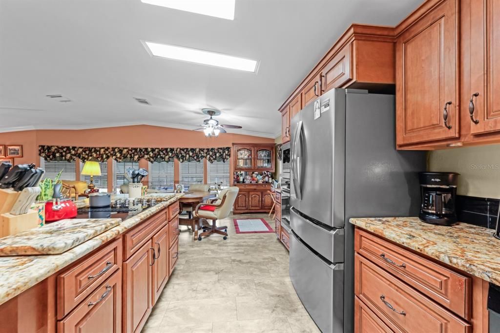 Activo con contrato: $229,000 (2 camas, 2 baños, 1566 Pies cuadrados)