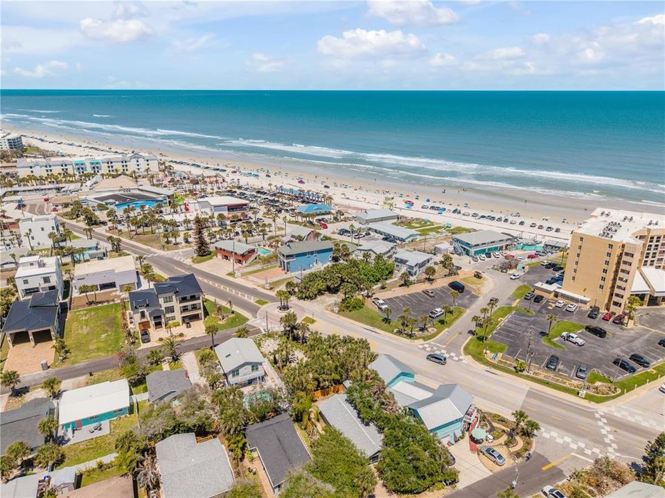 Active With Contract: $650,000 (0.13 acres)