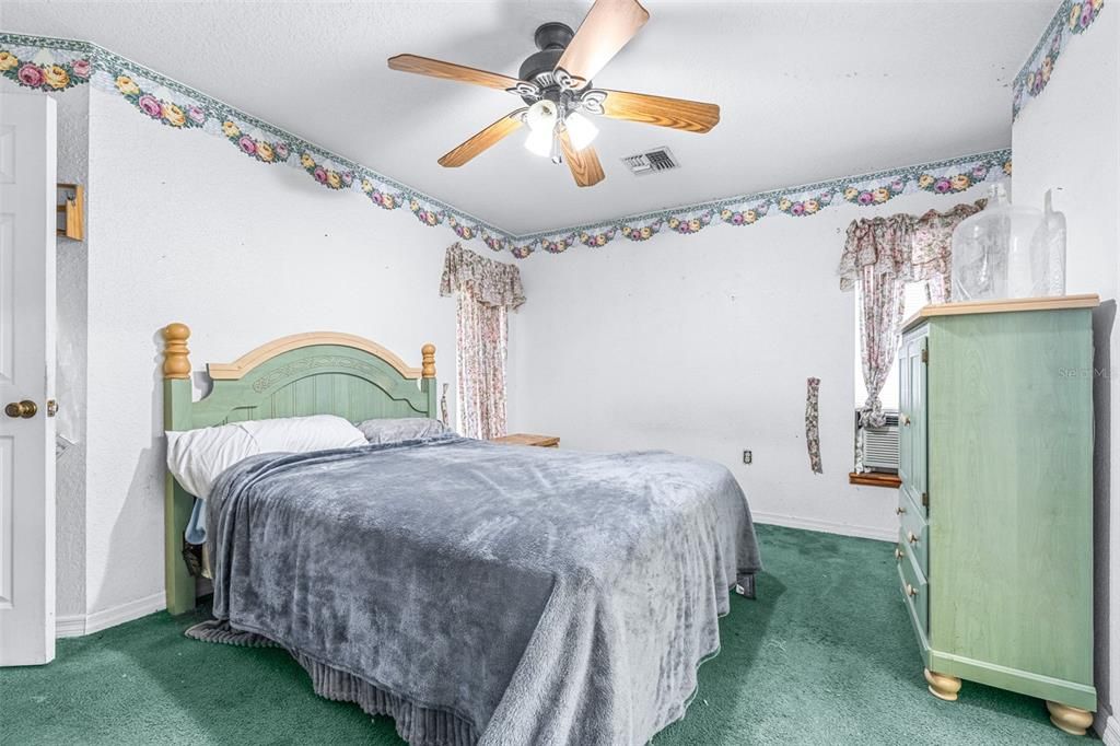 For Sale: $500,000 (4 beds, 3 baths, 3034 Square Feet)