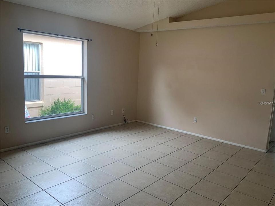 В аренду: $1,900 (3 спален, 2 ванн, 1097 Квадратных фут)
