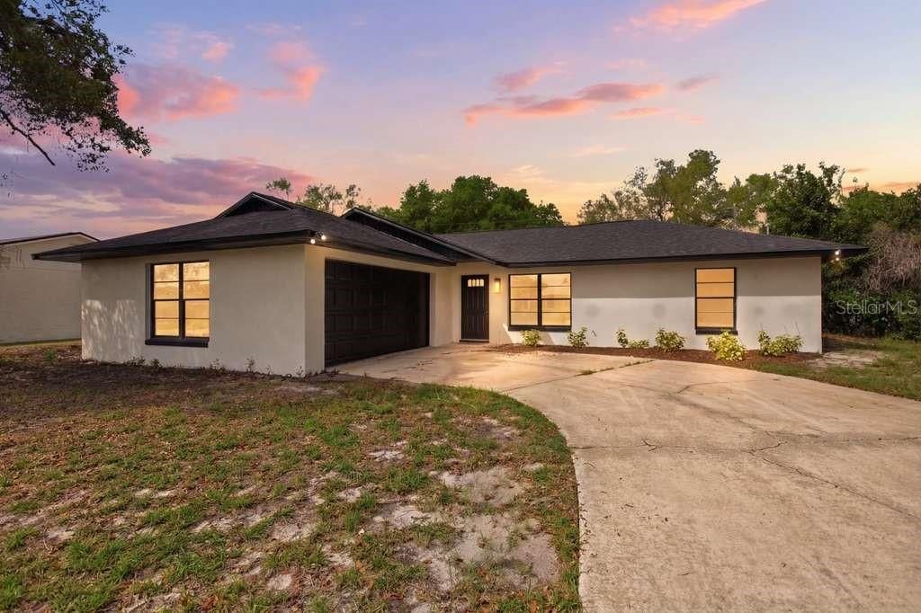 Recently Sold: $295,000 (3 beds, 2 baths, 1248 Square Feet)