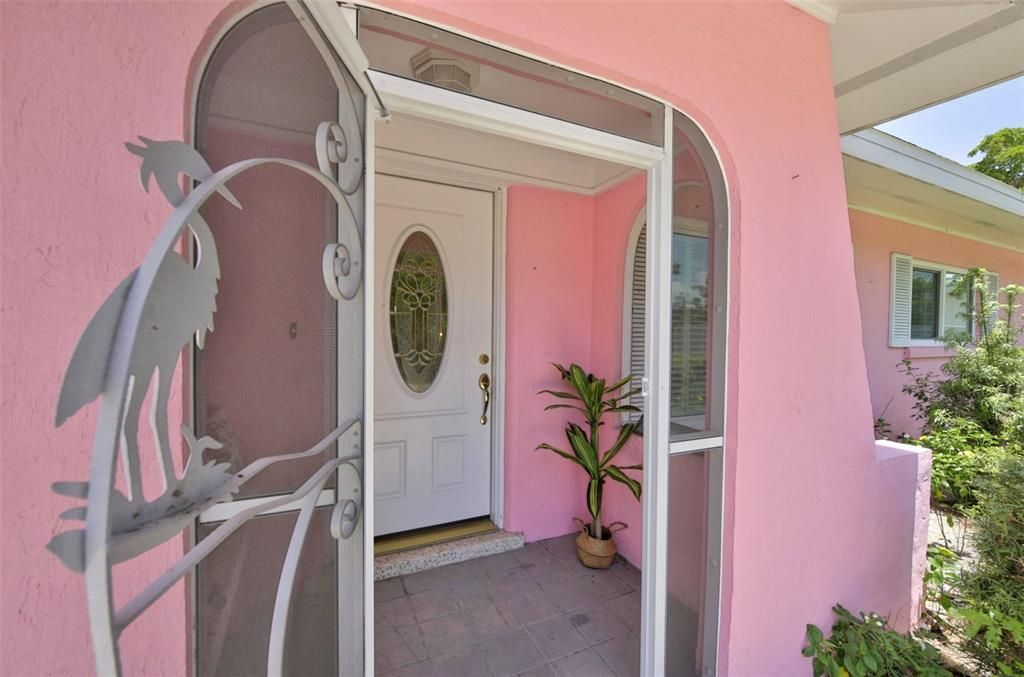 Active With Contract: $259,000 (2 beds, 1 baths, 882 Square Feet)