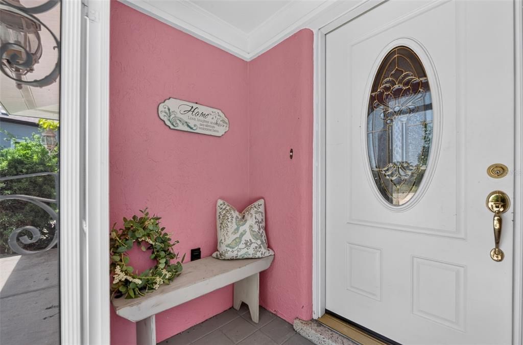 Active With Contract: $259,000 (2 beds, 1 baths, 882 Square Feet)