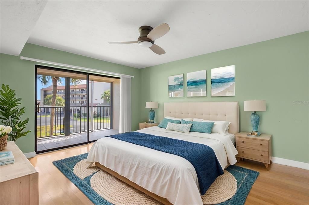 For Sale: $409,500 (2 beds, 2 baths, 1070 Square Feet)