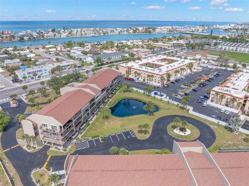 For Sale: $409,500 (2 beds, 2 baths, 1070 Square Feet)