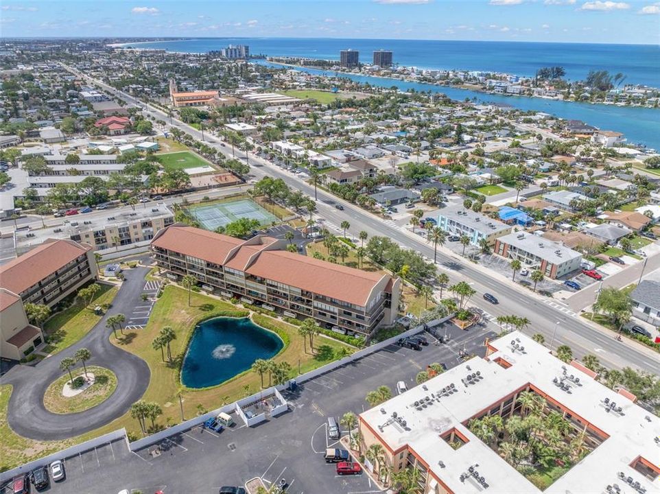 For Sale: $409,500 (2 beds, 2 baths, 1070 Square Feet)
