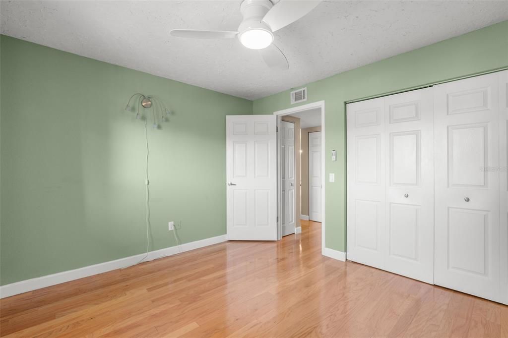 For Sale: $409,500 (2 beds, 2 baths, 1070 Square Feet)