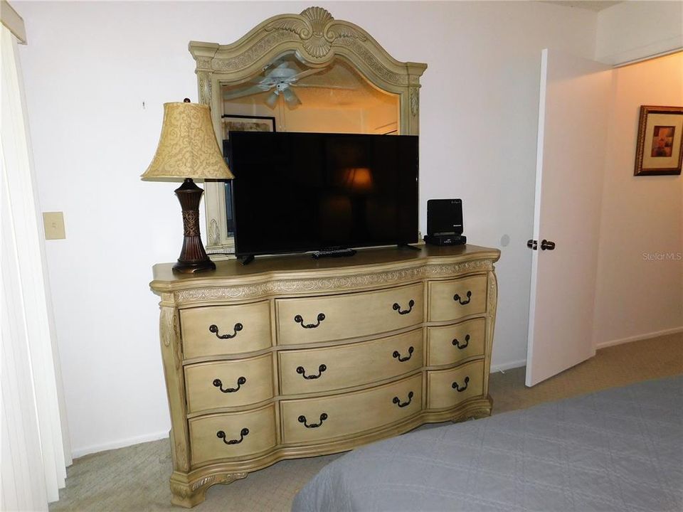 For Rent: $2,500 (3 beds, 2 baths, 1445 Square Feet)