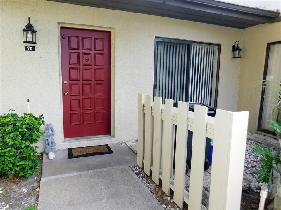 For Rent: $2,500 (3 beds, 2 baths, 1445 Square Feet)