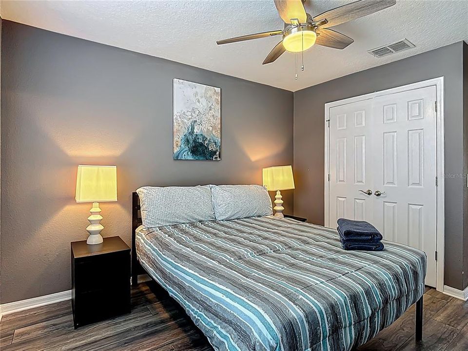 Active With Contract: $270,000 (3 beds, 2 baths, 1295 Square Feet)