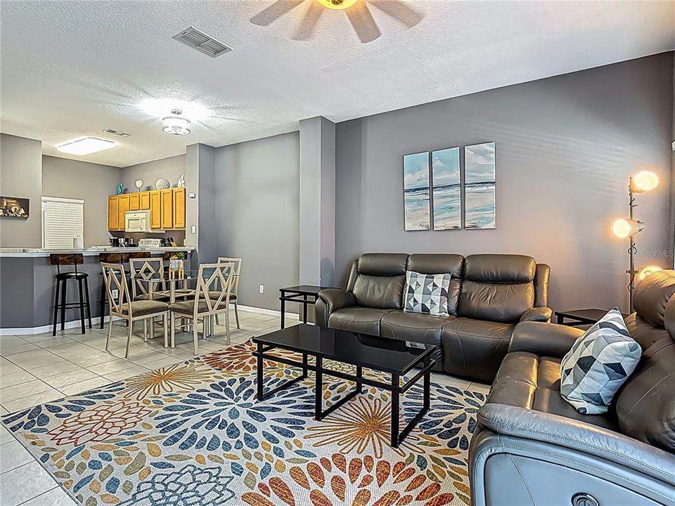 Active With Contract: $270,000 (3 beds, 2 baths, 1295 Square Feet)