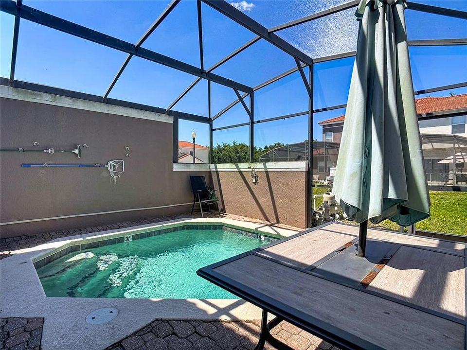 Active With Contract: $270,000 (3 beds, 2 baths, 1295 Square Feet)