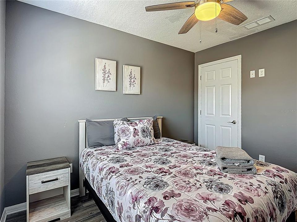 Active With Contract: $270,000 (3 beds, 2 baths, 1295 Square Feet)