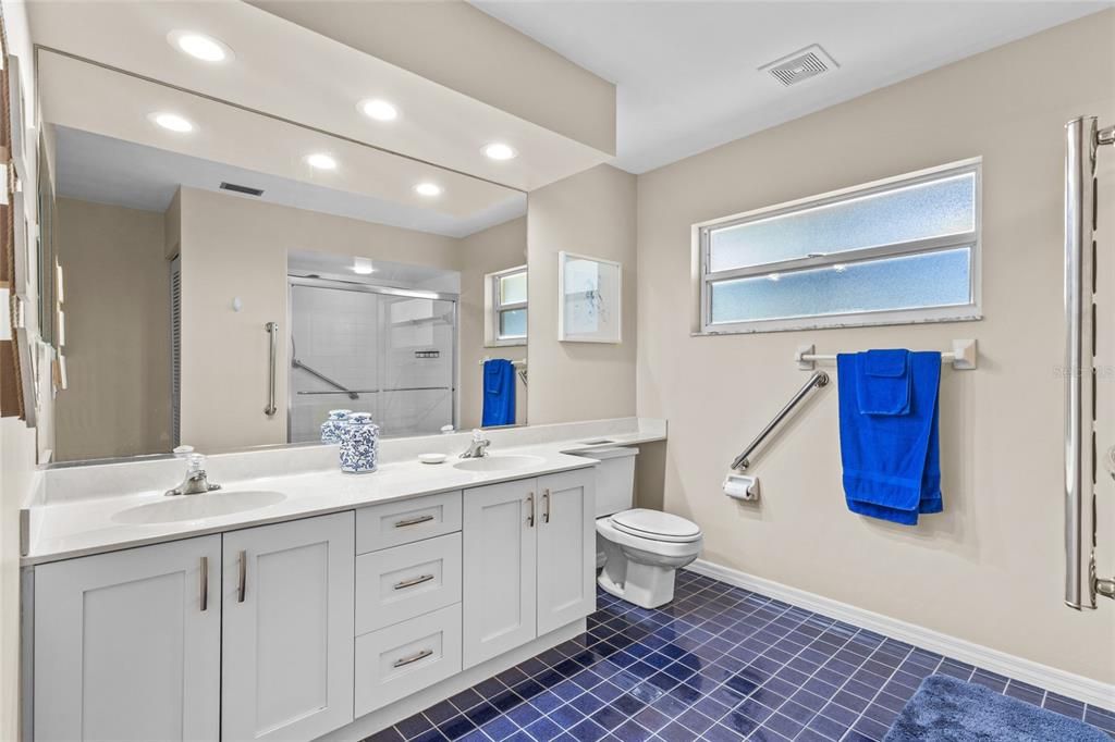 For Sale: $239,000 (2 beds, 2 baths, 1743 Square Feet)