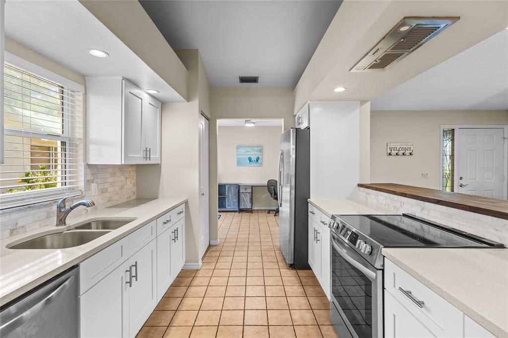 For Sale: $239,000 (2 beds, 2 baths, 1743 Square Feet)
