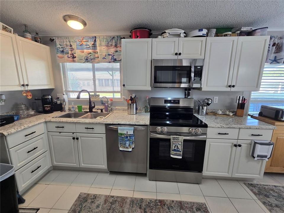 На продажу: $199,999 (2 спален, 2 ванн, 1494 Квадратных фут)