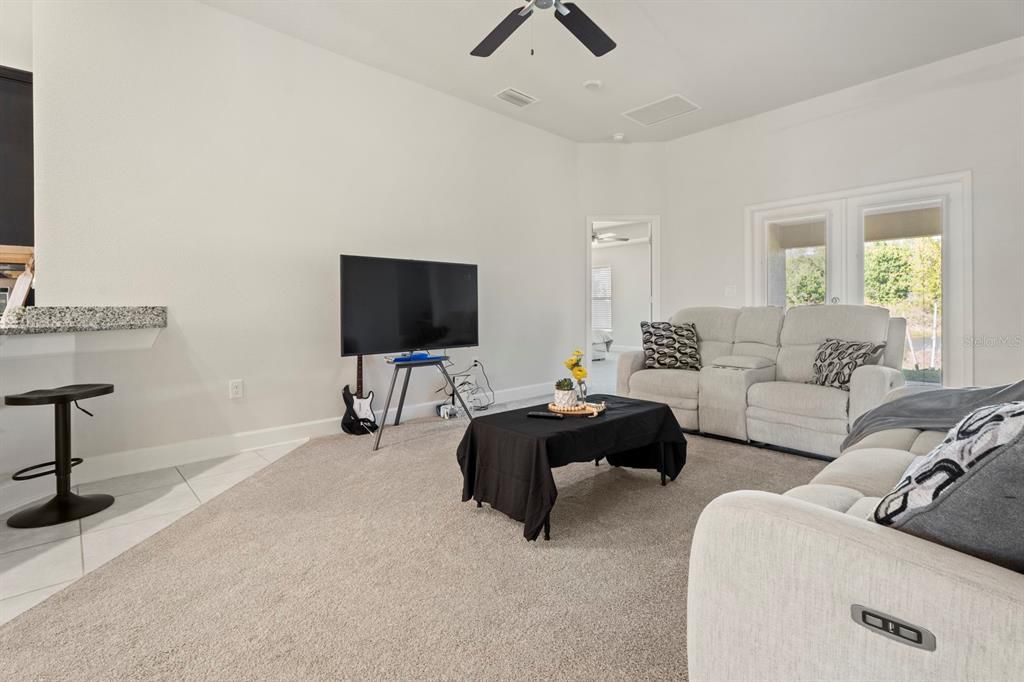 For Sale: $459,900 (4 beds, 3 baths, 2400 Square Feet)