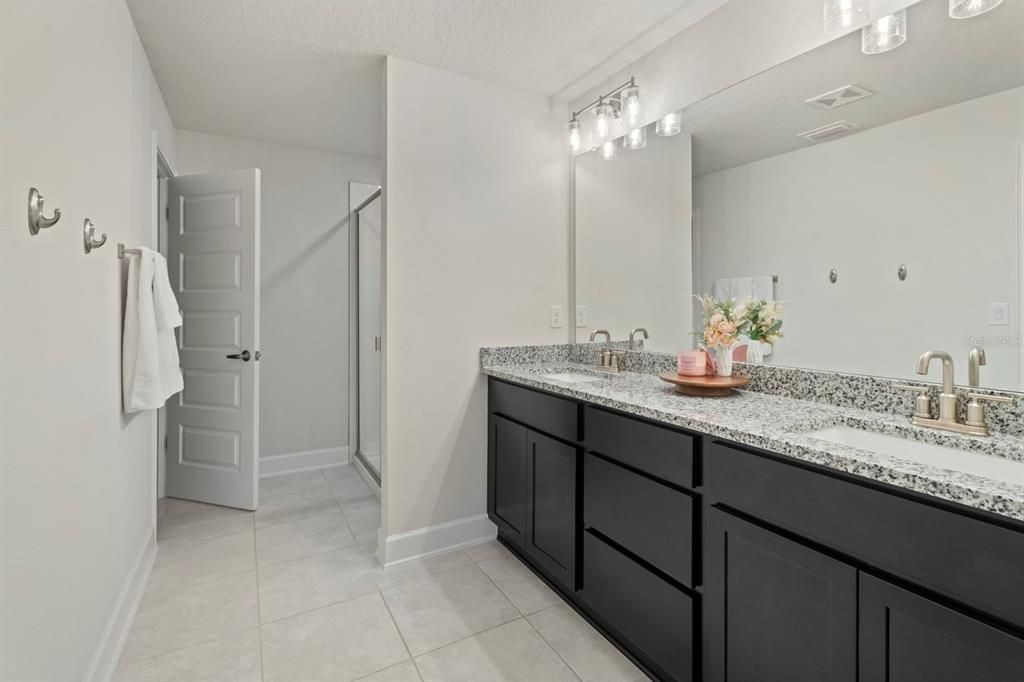 For Sale: $459,900 (4 beds, 3 baths, 2400 Square Feet)
