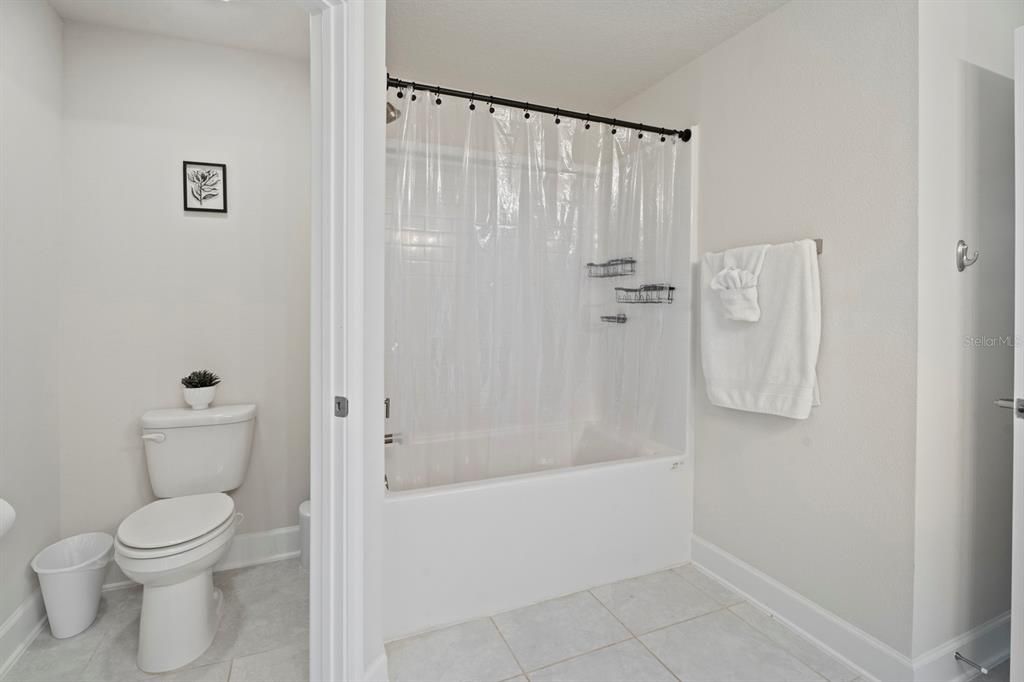 For Sale: $459,900 (4 beds, 3 baths, 2400 Square Feet)
