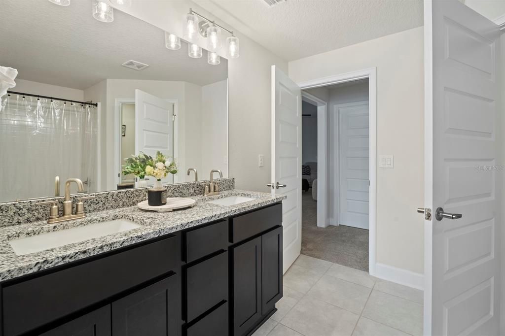 For Sale: $459,900 (4 beds, 3 baths, 2400 Square Feet)