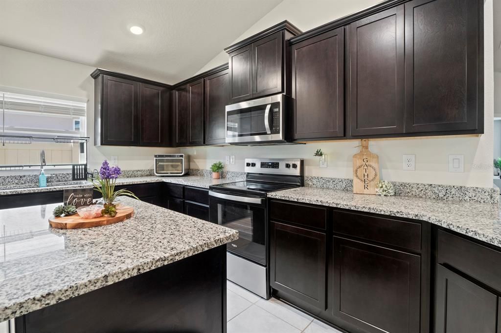 For Sale: $459,900 (4 beds, 3 baths, 2400 Square Feet)