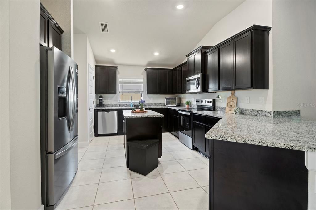 For Sale: $459,900 (4 beds, 3 baths, 2400 Square Feet)
