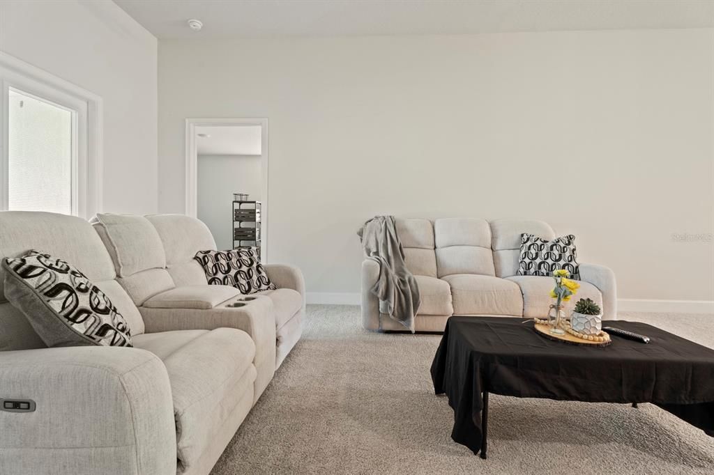 For Sale: $459,900 (4 beds, 3 baths, 2400 Square Feet)