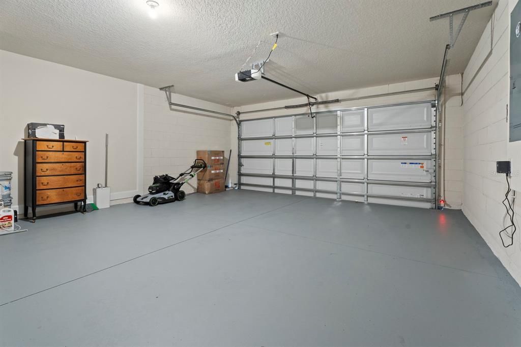 For Sale: $459,900 (4 beds, 3 baths, 2400 Square Feet)