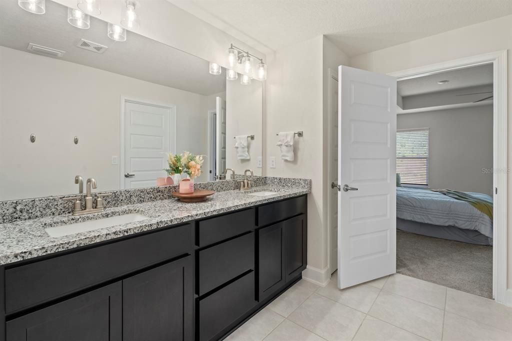 For Sale: $459,900 (4 beds, 3 baths, 2400 Square Feet)