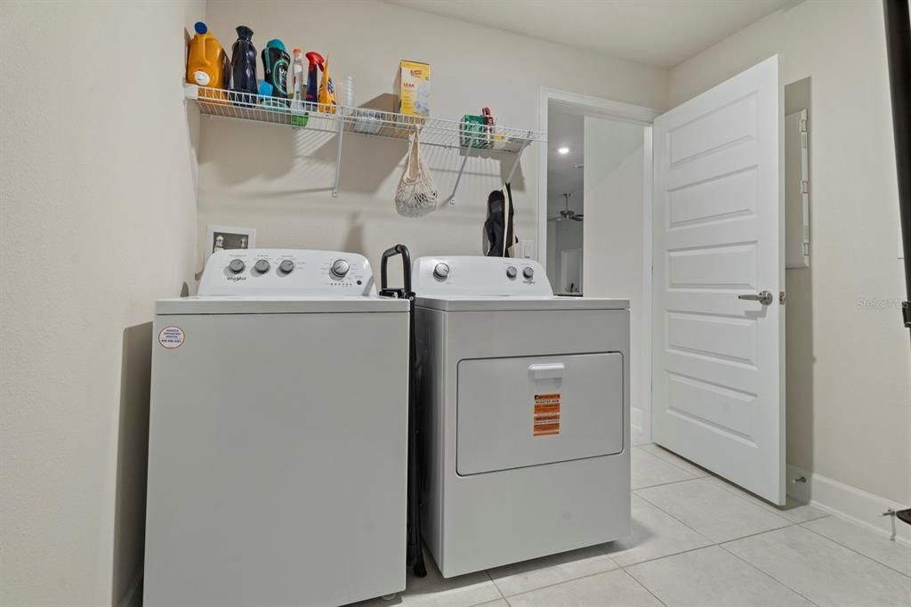 For Sale: $459,900 (4 beds, 3 baths, 2400 Square Feet)