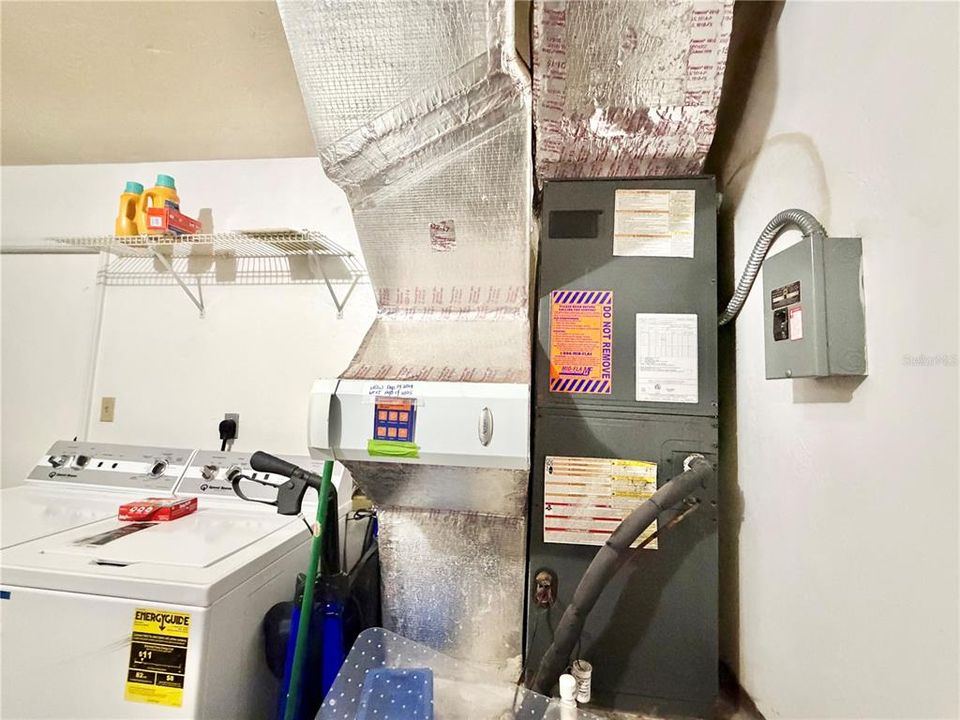 Activo con contrato: $224,900 (2 camas, 2 baños, 1030 Pies cuadrados)
