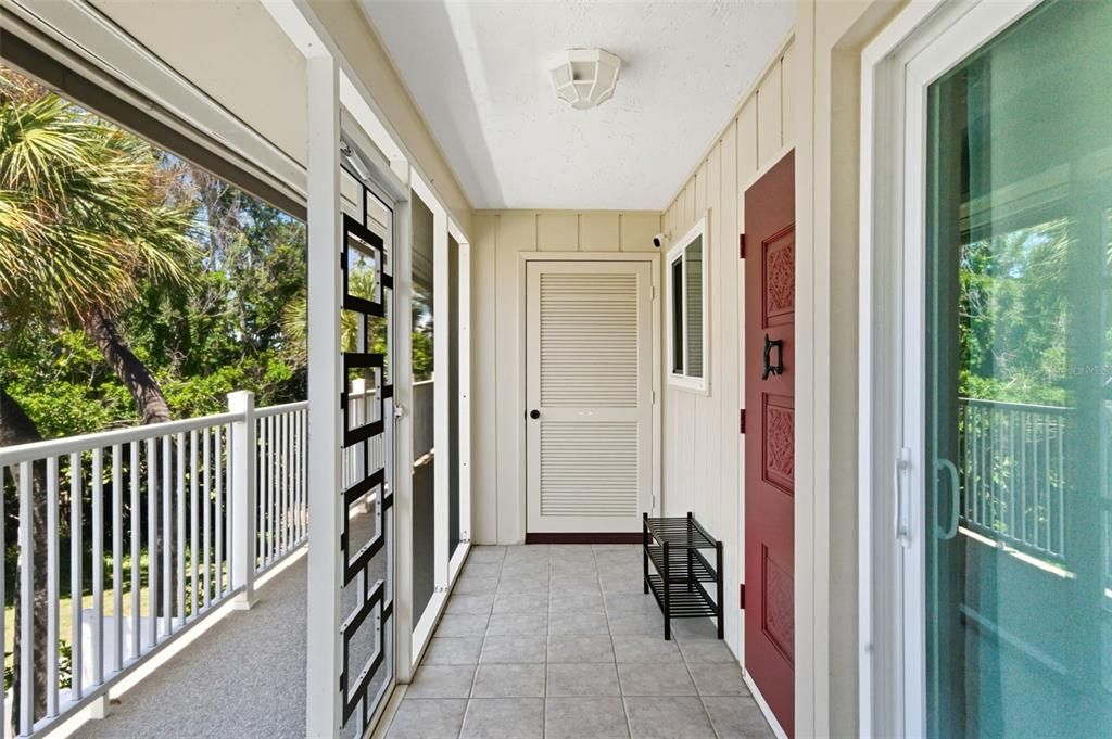 For Sale: $650,000 (2 beds, 2 baths, 1187 Square Feet)